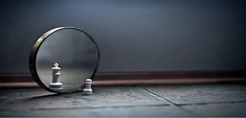 Сочинение: К чему приводит стремление возвыситься над окружающими?