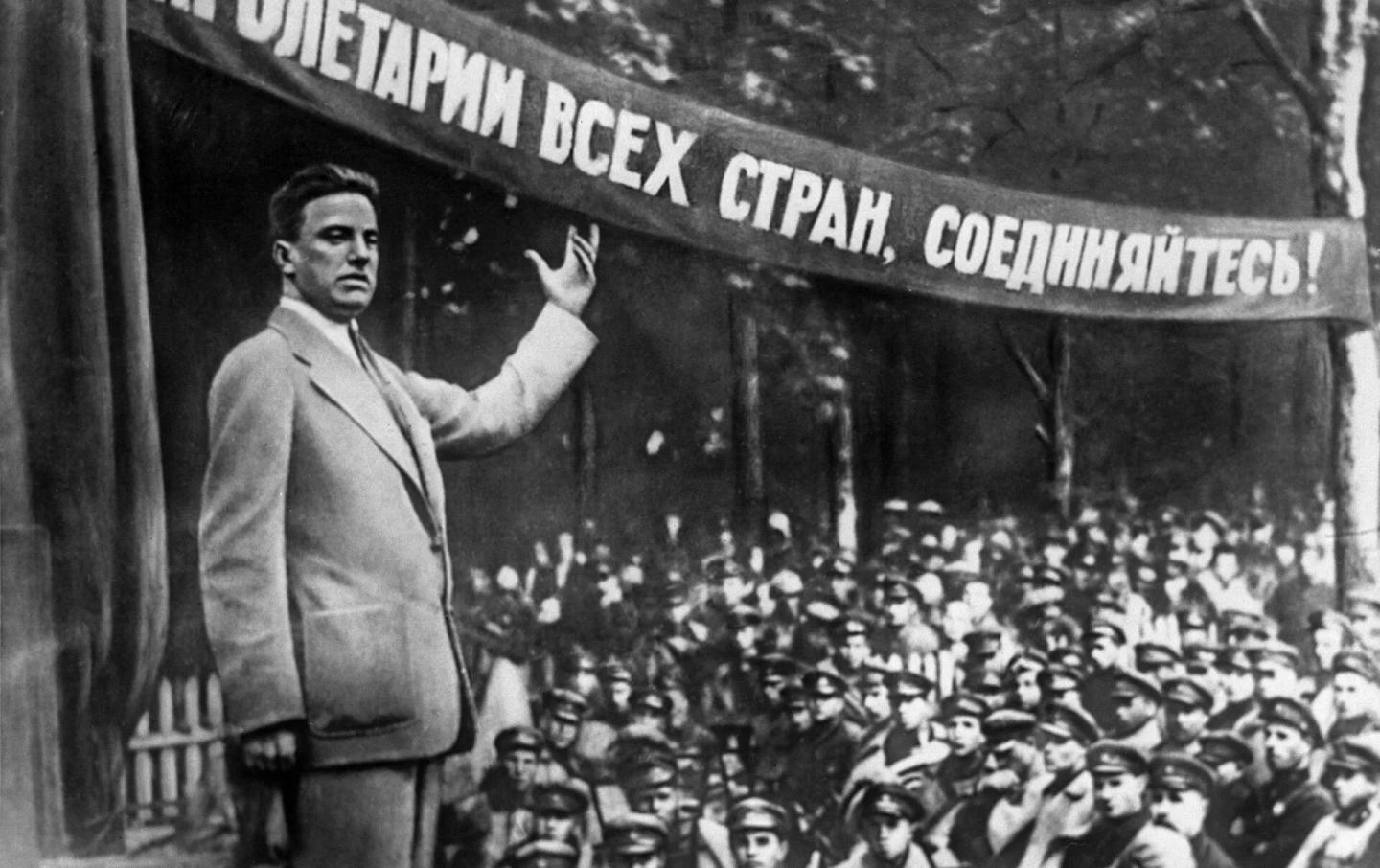 Полный анализ стихотворения «Нате!» (В.В. Маяковский)