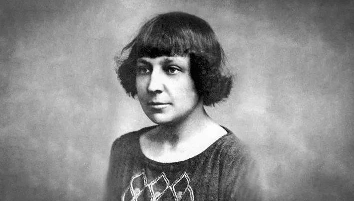 Марина Цветаева: полет души и трагедия поэтессы